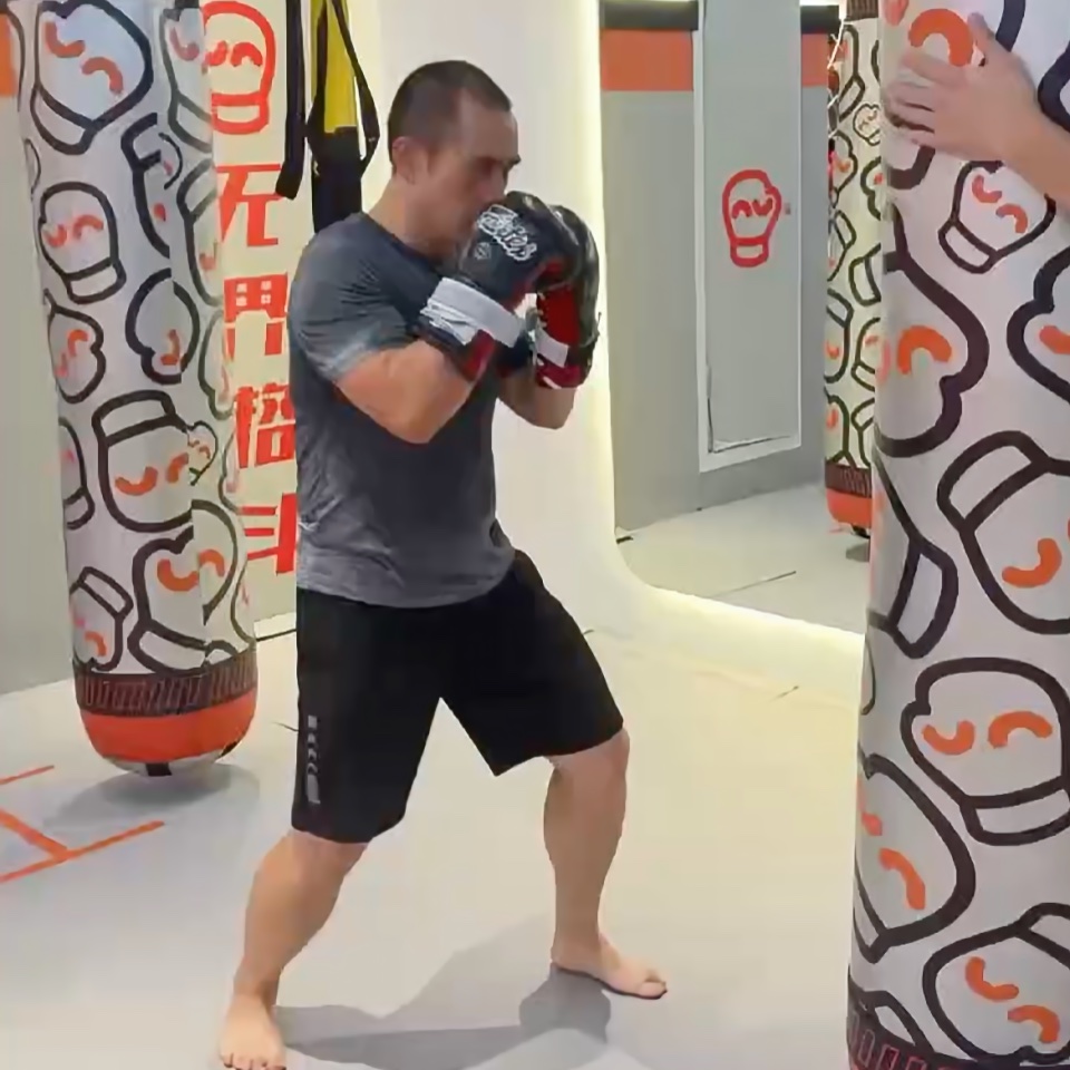 Xiaozhou Li during MMA training